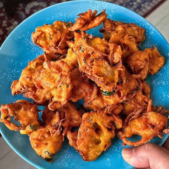 Onion Pakoda (6 Pcs)